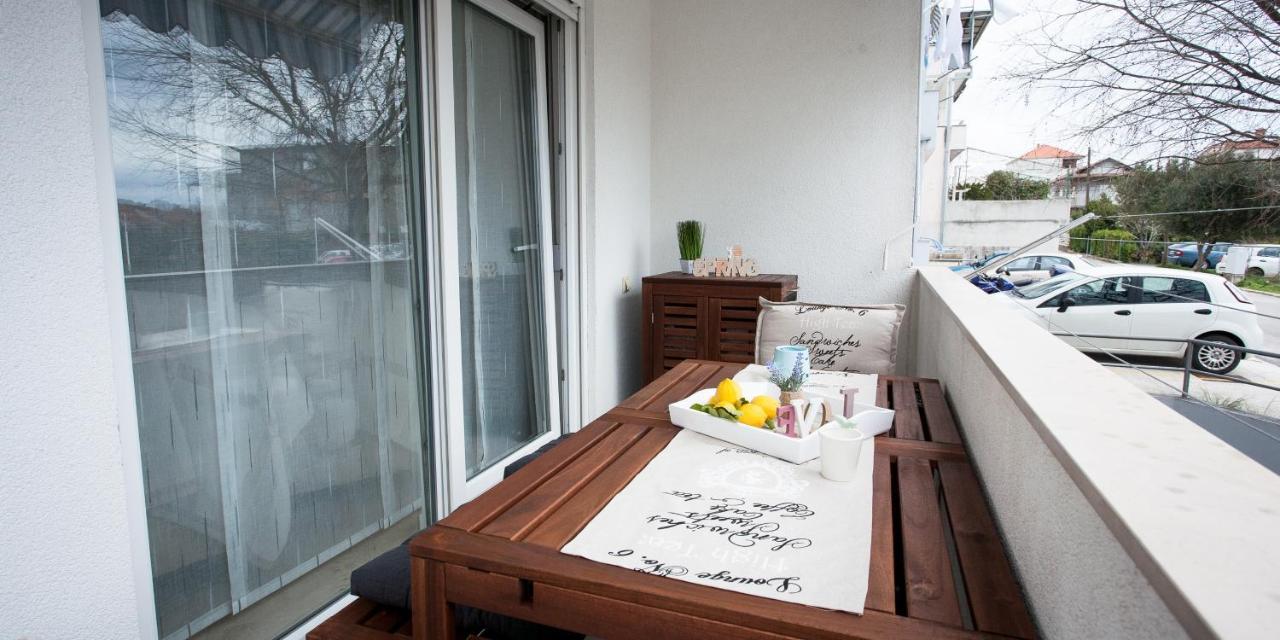 Abbadessa Apartment Kastela Exterior photo