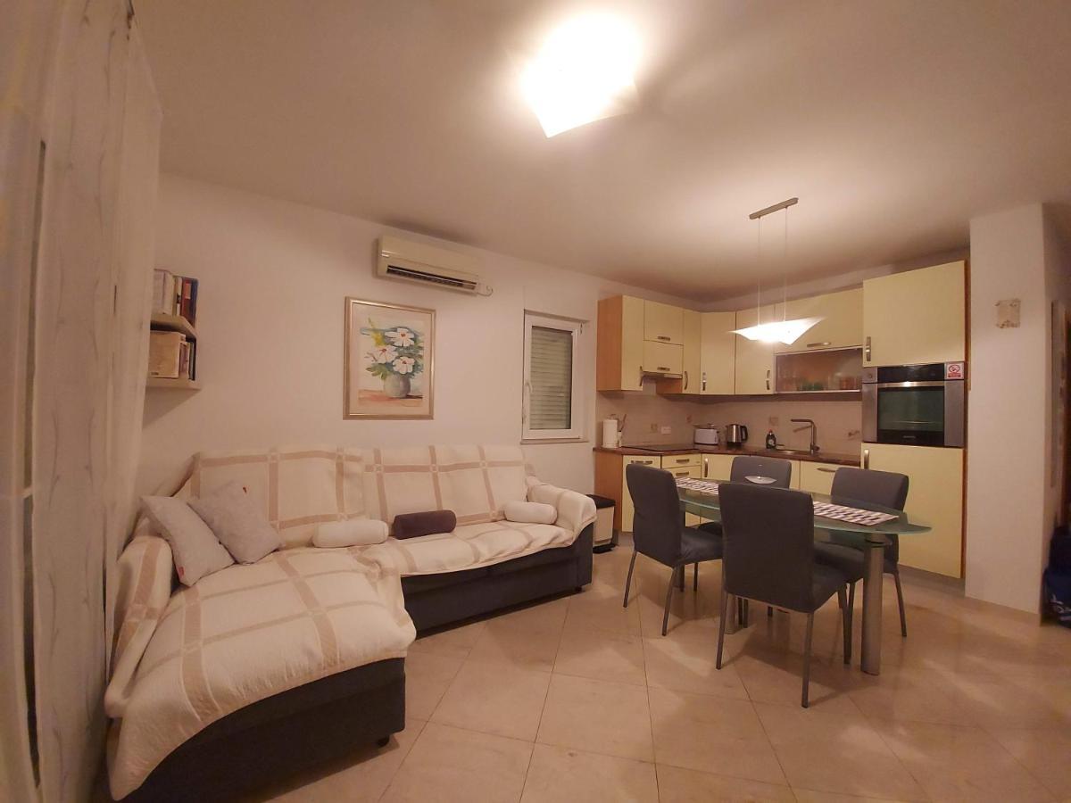 Abbadessa Apartment Kastela Exterior photo